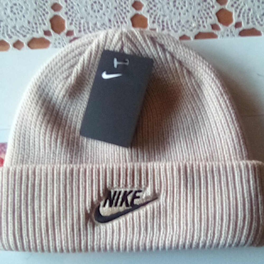 Nike beige beanie